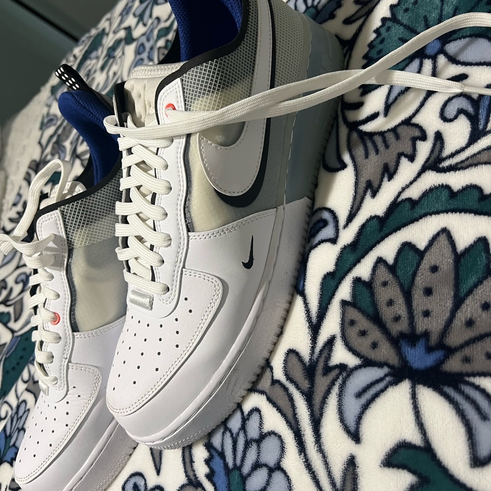 Nike Men’s Sneakers White, Blue, Gray